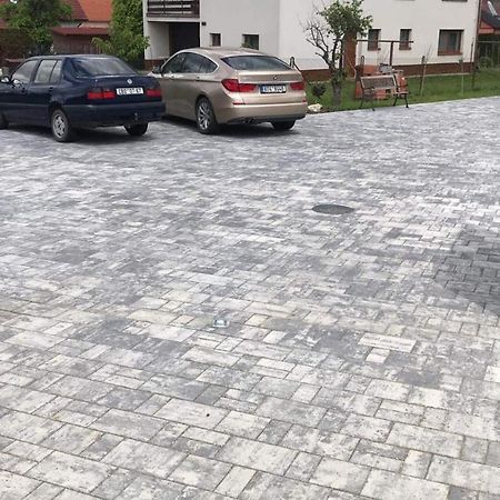 Apartman Gabriela Roudne Luaran gambar